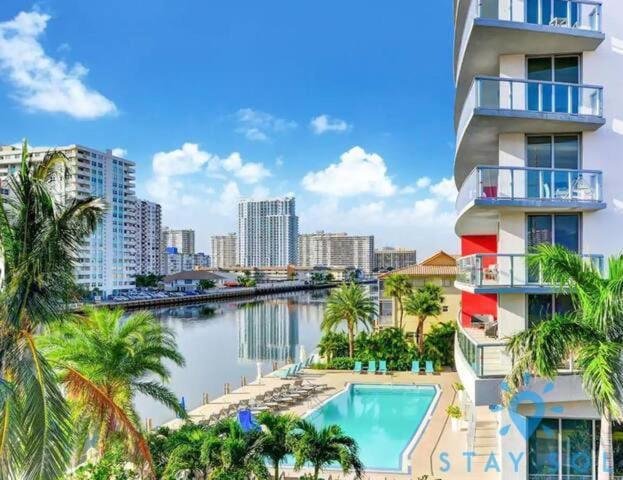 Upper Studio With Balcony,Pool And Gym, Near Beach Hallandale Beach Exterior foto